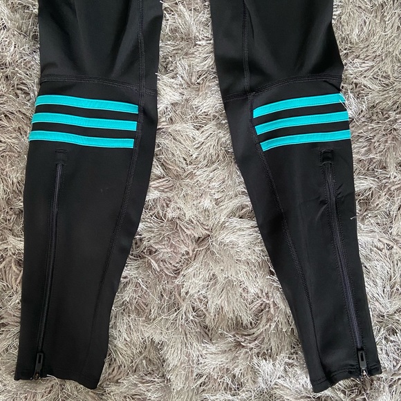 Adidas Response Climalite women/girls black and blue leggings. Size S. Used. - Picture 4 of 15